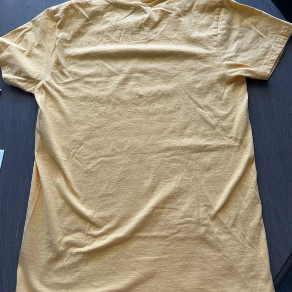 DISNEY DISNEYLAND RESORT TEE T-SHIRT Sz S Yellow 3D RAINBOW LOGO - Picture 7 of 7